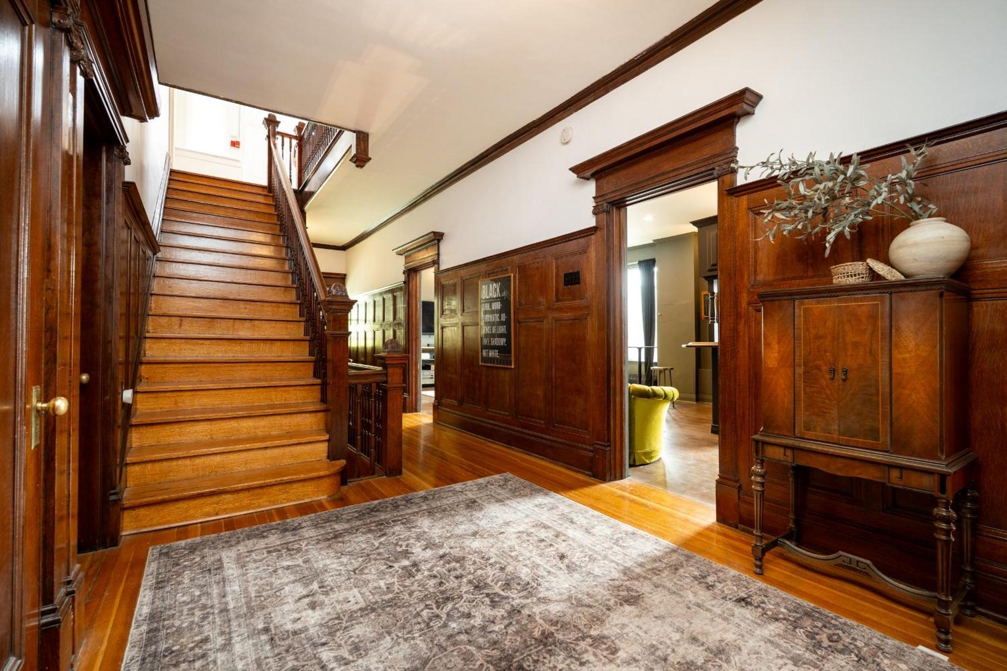 No. 5 East Bed & Breakfast Winnipeg Exterior photo